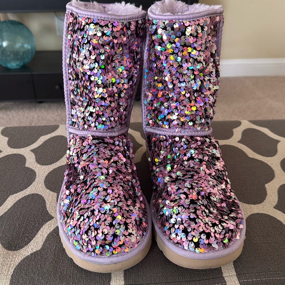 UGGS lilac sequins women boots size 10